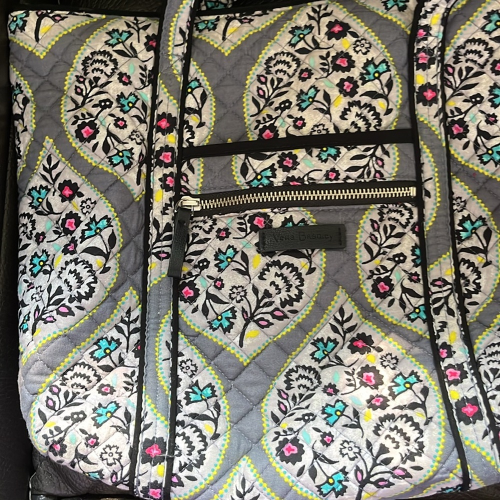 Vera Bradley small vera tote style floral handbag - Picture 9 of 9